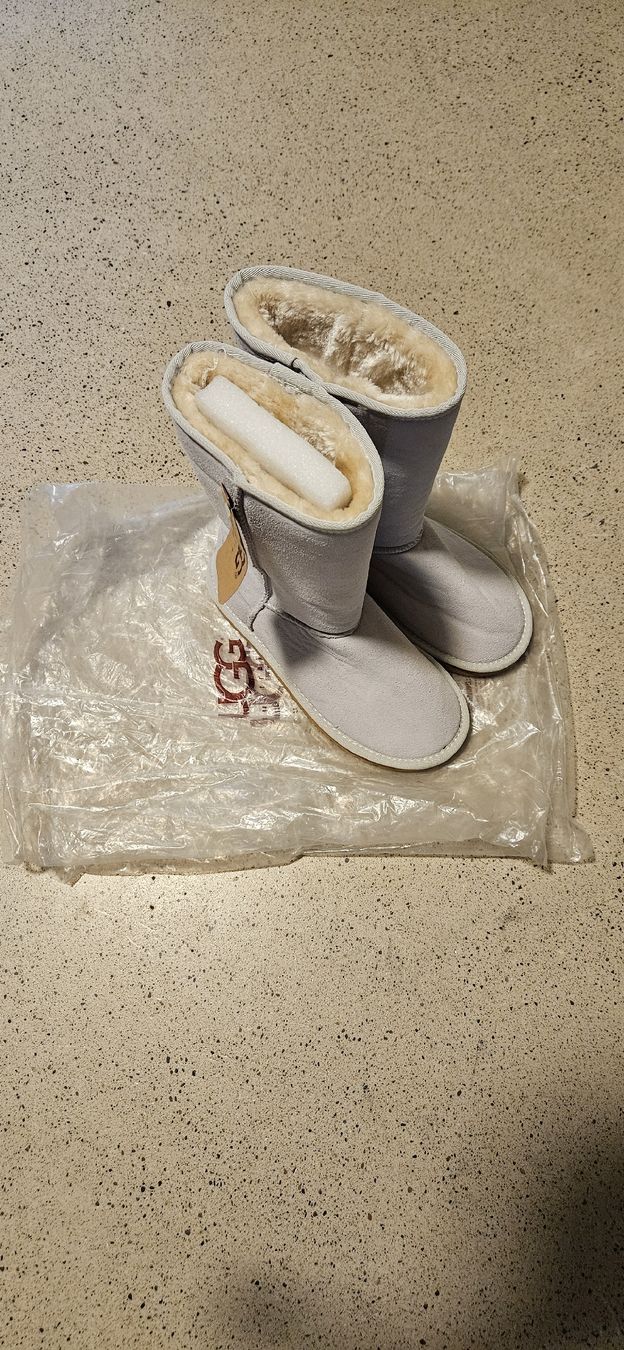 Ugg Scarpe da donna: UGG Stiefel Grösse 39 Neu – Nuovo e nell'imballaggio originale da Bülach venduto da cestlavie2018