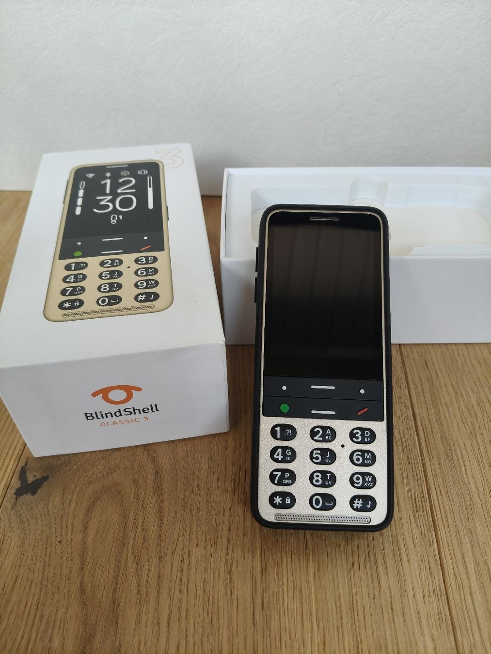 Portables: Téléphone aveugles Blindshell – Neuf avec emballage d'origine à Chamoson par Yuriyaa 1