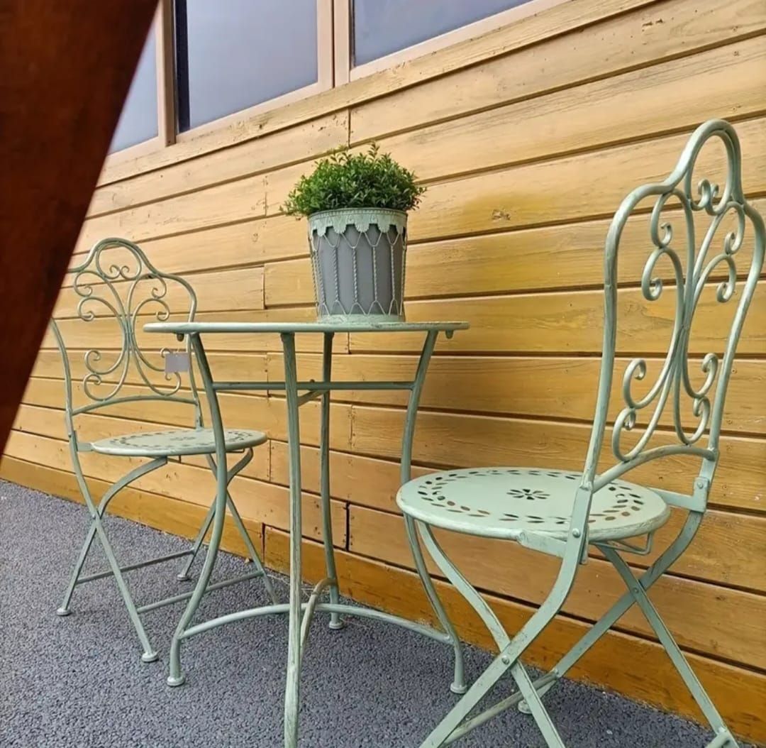 Set di tavolo e panche: 3-teiliges Metall Retro-Stil Bistro-Set – Nuovo e nell'imballaggio originale da Hochdorf venduto da b1.p 1