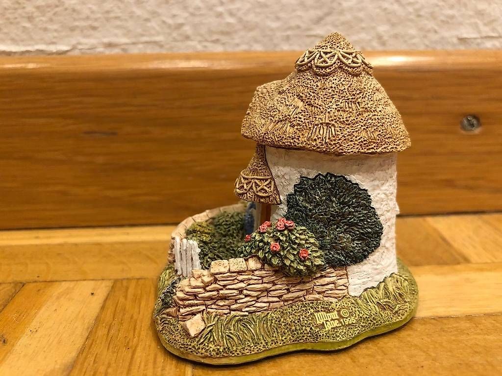 Statuette: Lilliput Lane "Thimble Cottage" – Usato da St. Gallen venduto da Lilie70 1