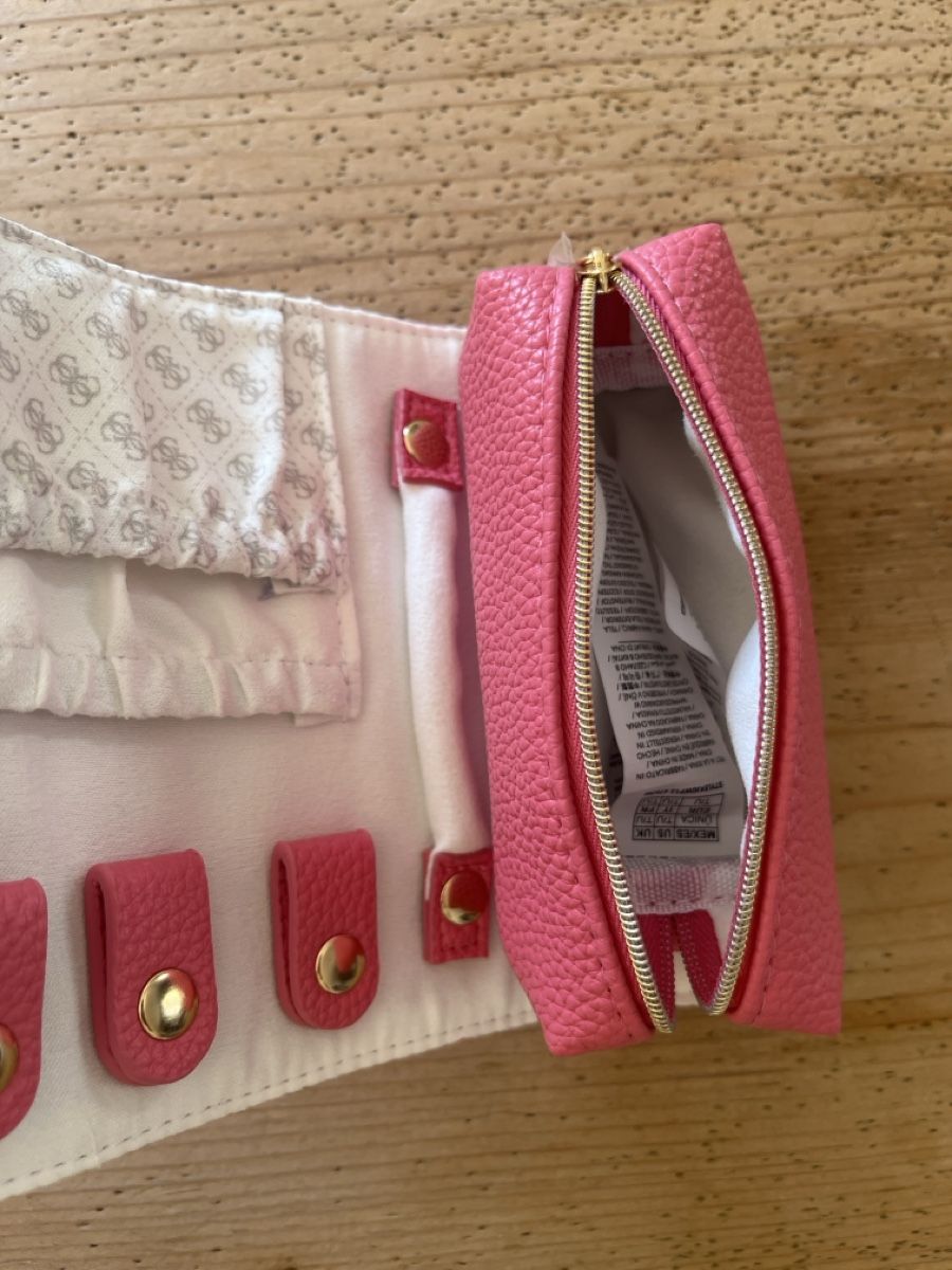 Guess Borse da donna: Guess - Schmucktasche – Nuovo (secondo la descrizione) da Unterseen venduto da BiancaNBozo 2