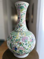 Beautiful Vintage Chinese Vase, Perfect Home Decor!