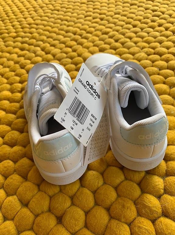 Adidas Scarpe da uomo: Baskets Adidas neuves, T. 31 – Nuovo (secondo la descrizione) da Villars-sur-Glâne venduto da Magdaka 2