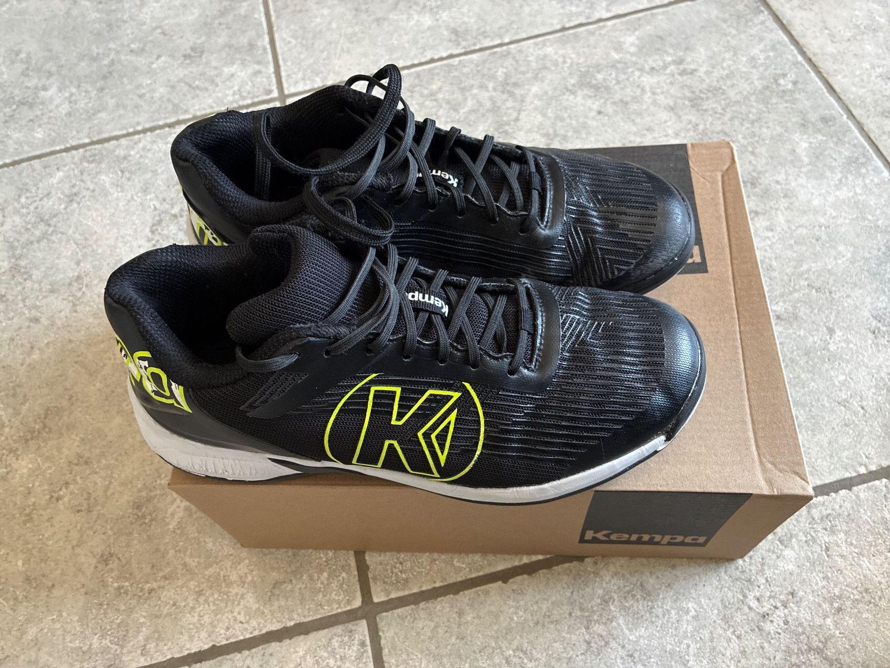 Herrenschuhe: Kempa Attack 2.0 Eur 39,5 – Gebraucht aus Aarau Rohr von Sheeno