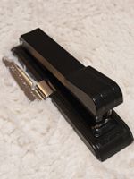 Schwarzer Bostitch Heftapparat - Vintage und robust!