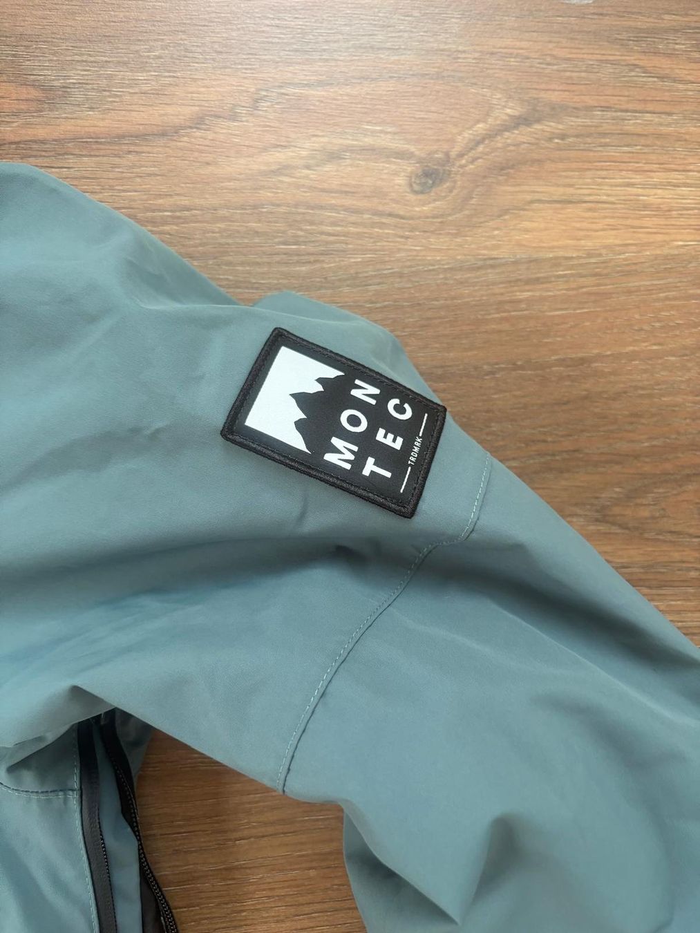 Montec Giacche: Veste de ski/snowboard Montec grise – Nuovo (secondo la descrizione) da Môtiers NE venduto da ElGreco3099 6