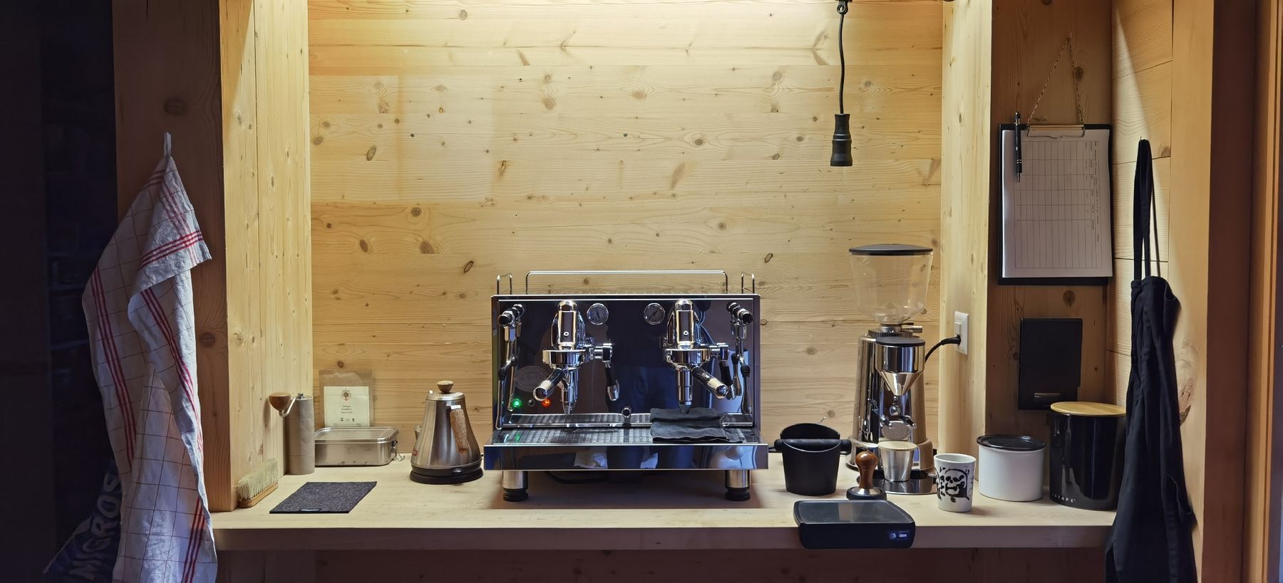ECM Manufacture Macchine per caffè & Macchine per espresso: Machine à ESPRESSO ECM 2 grp. + moulin + accessoires utiles – Usato da Rüschegg Heubach venduto da Vandereer 1