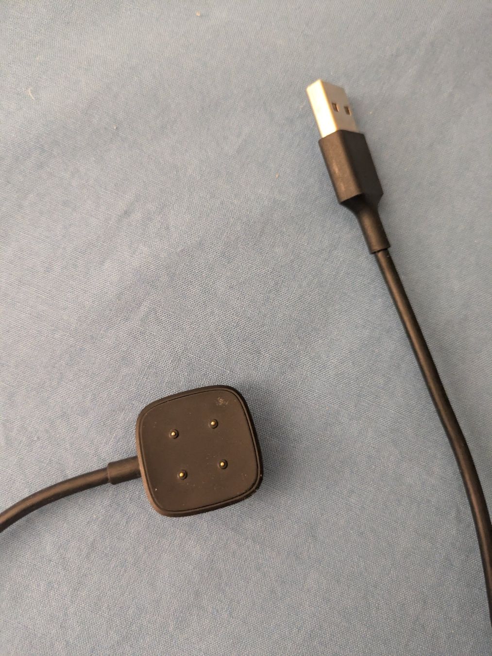 Fitbit Laufwerke & Adapter: Google FITBIT Versa Adapter – Gebraucht aus Zürich von s--h 1