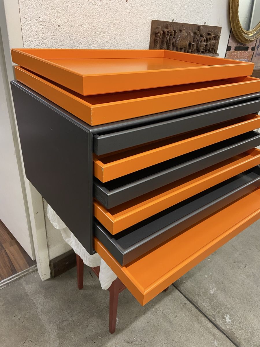Cassettiere: Schubladenkommode mit Tabletts - orange/anthrazit – Usato da Dietikon venduto da brocki-eyra 1