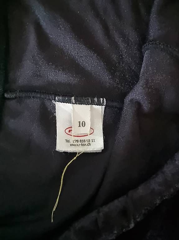Scarpe, pantaloni & magliette da ginnastica: Geräteturndress – Usato da Kölliken venduto da mae_rld9 1