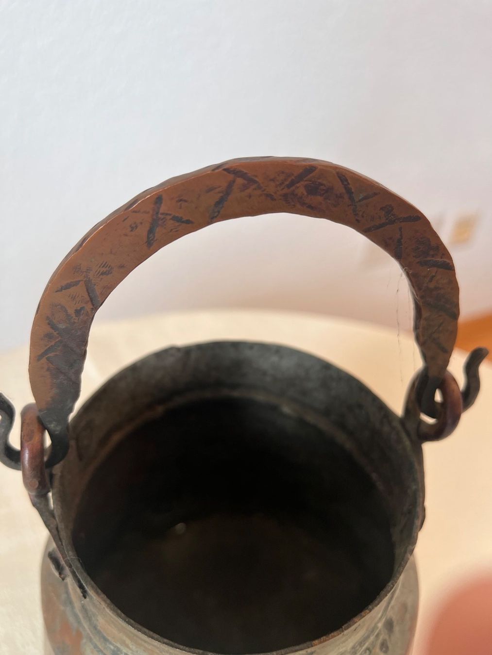 Pentole: antiker Kupferkessel mit Henkel – Usato da Mollis venduto da Andyasi01 1