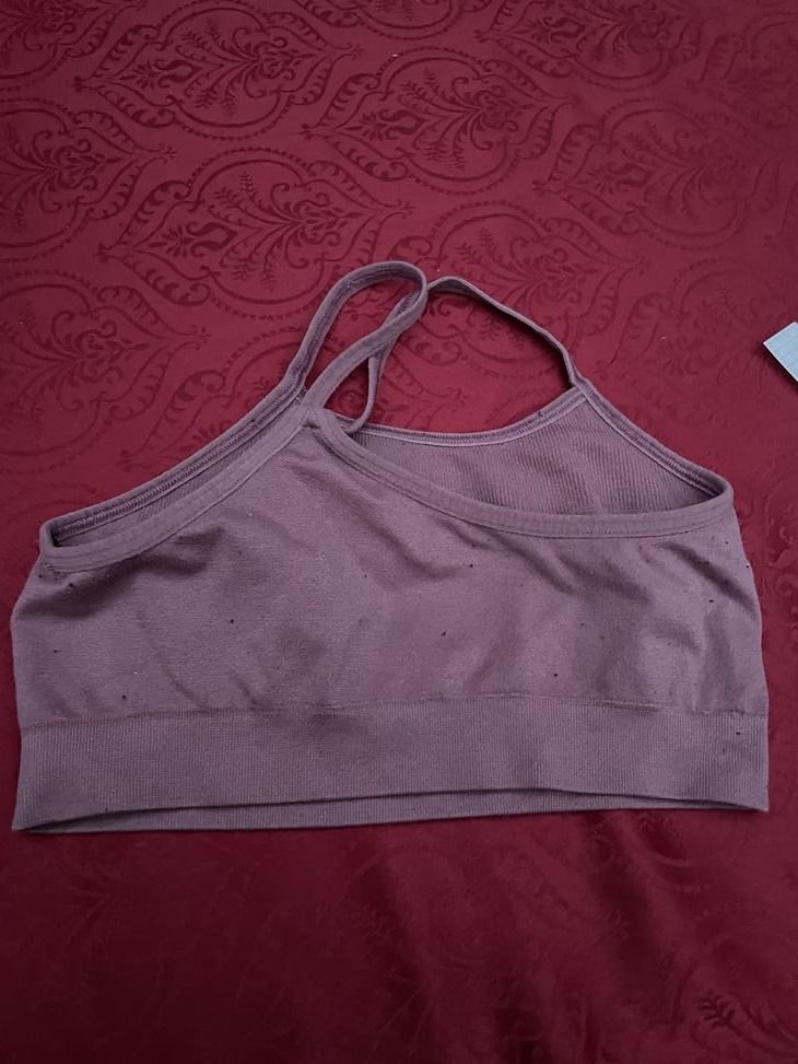 Blusen, T-Shirts & Tops: Mädchen Top Lila 122/128 – Gebraucht aus Bergdietikon von antovale