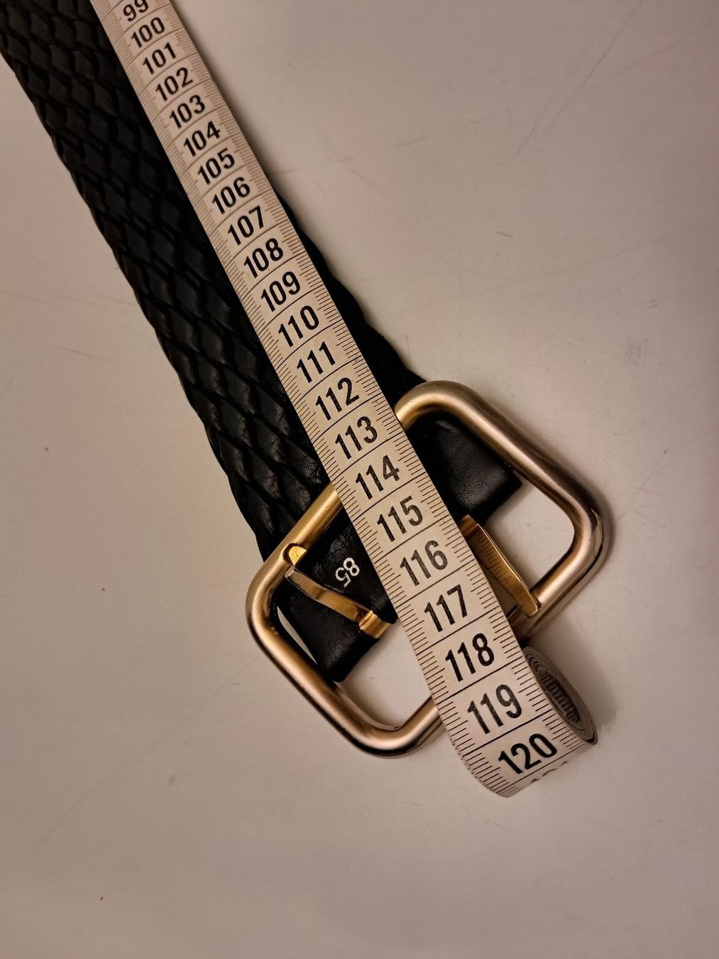 Cinture: Schwarzer Ledergürtel, geflochten, Länge 85 cm – Usato da Zürich venduto da olivier0310 2