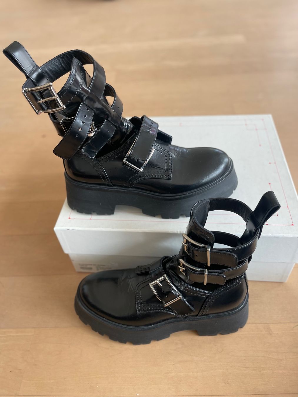 Alexander Mcqueen Scarpe da uomo: ALEXANDER MC QUEEN STIEFEL 38 SEHR GUT – Usato da Uitikon Waldegg venduto da gotohellix 5