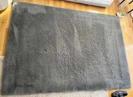 GRATIS - Schöner grauer Teppich 