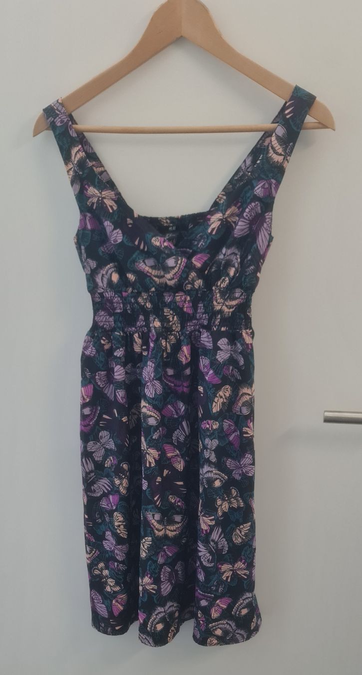 H&M Vestiti: Süsses Kleid mit Schmetterlingen – Usato da Kriens venduto da ..stx..