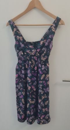 Süsses Kleid mit Schmetterlingen