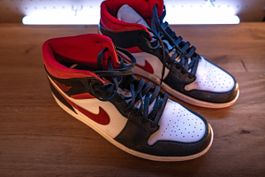 Jordan 1 Mid rouge/noir/blanc 46