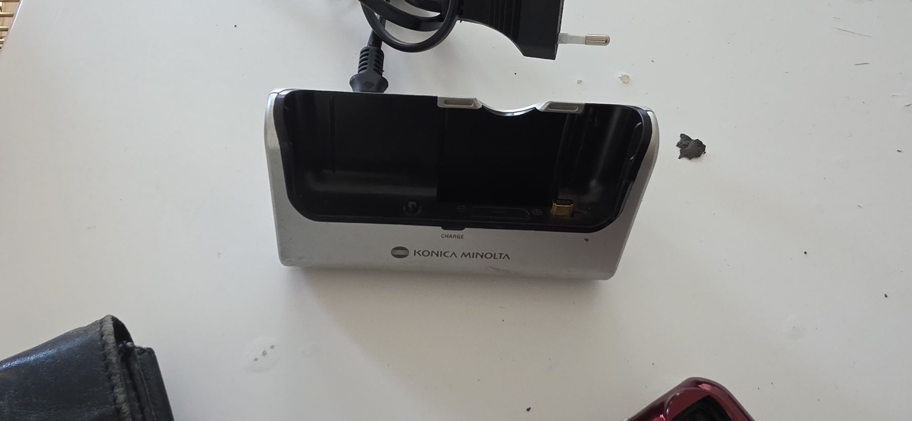 Konica Fotocamera: Digitalkamera Konica Minolta Dimage X1 mit Zubehoer – Usato da Moosseedorf venduto da dfe_s5hz 1