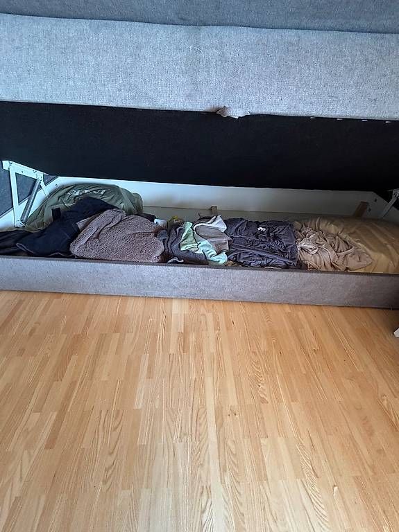 Betten: Lit boxspring – Gebraucht aus Chavornay von Mathias2705 2