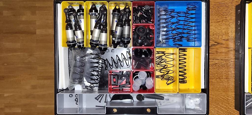 RC Modellbau: 2 voitures RC Hot bodies 819 RS – Gebraucht aus Bernex von car_s7rq 3