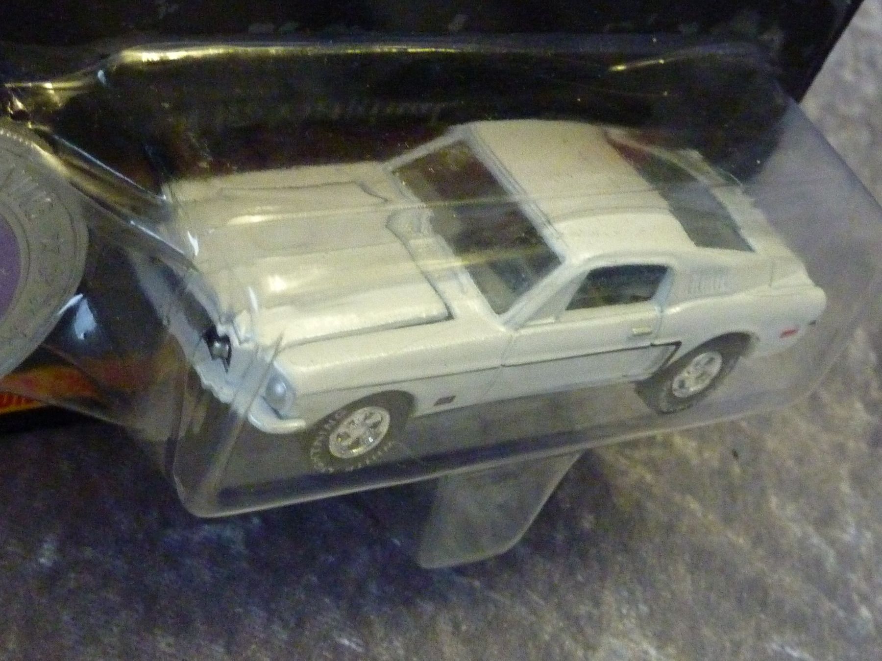 Johnny Lightning Modellautos: Ford Mustang White Lighting 1:64 – Neu und originalverpackt aus Dürrenäsch von Cobra1ch 3
