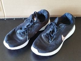 Nike Laufschuhe Damen schwarz Grösse 40 gebraucht