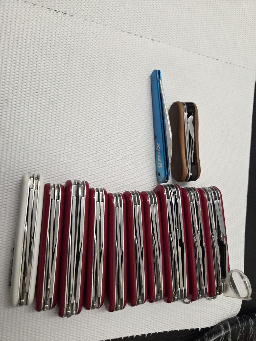 Victorinox Coltelli tascabile: Konvolut Victorinox Taschenmesser  – Usato da Dietikon venduto da Allegra34 7