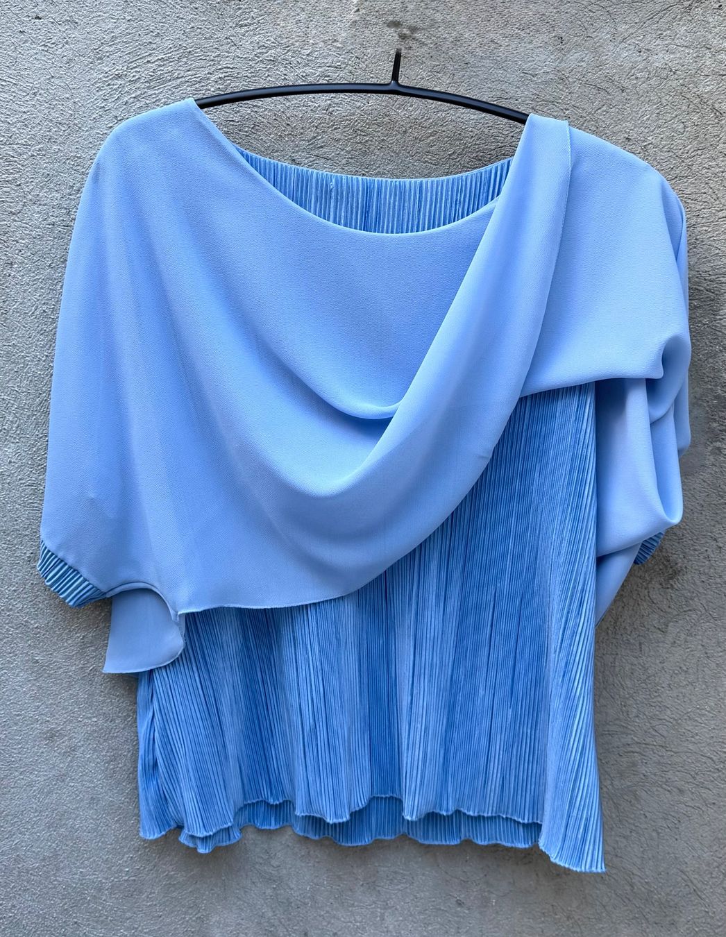 Tuniques: Sublime blouse,  joli bleu clair 40 – Neuf (Voir description) à Genève par fto_sz8d 2
