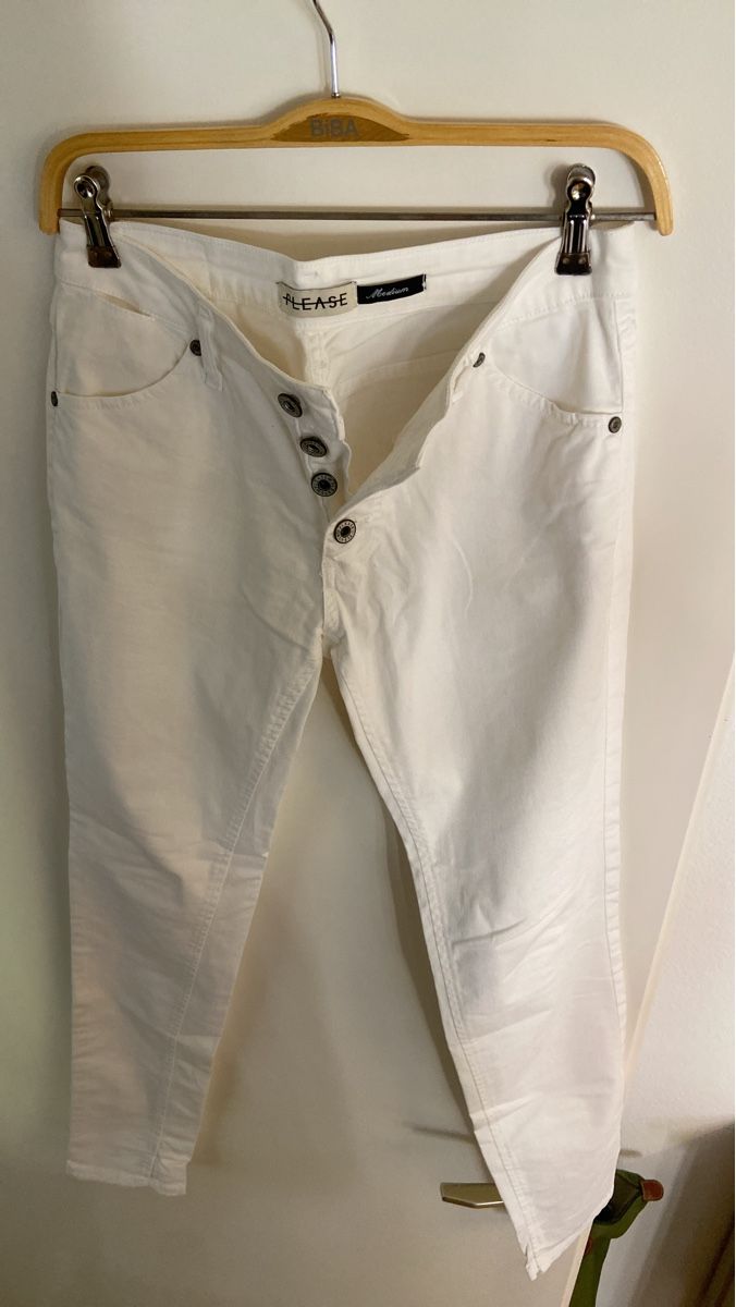 Jeans: Pantalon blanc avec boutons – Nuovo (secondo la descrizione) da Bouveret venduto da lescopinesdabords