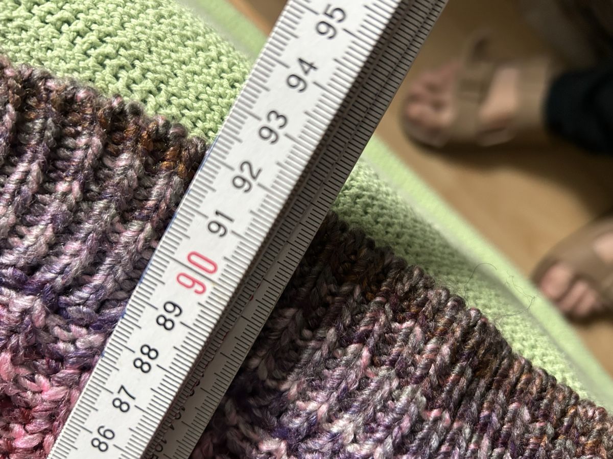 Jacken: BPC Selection Strickjacke mehrfarbig Grösse 56/58 – Gebraucht aus Rüti ZH von Masken 2