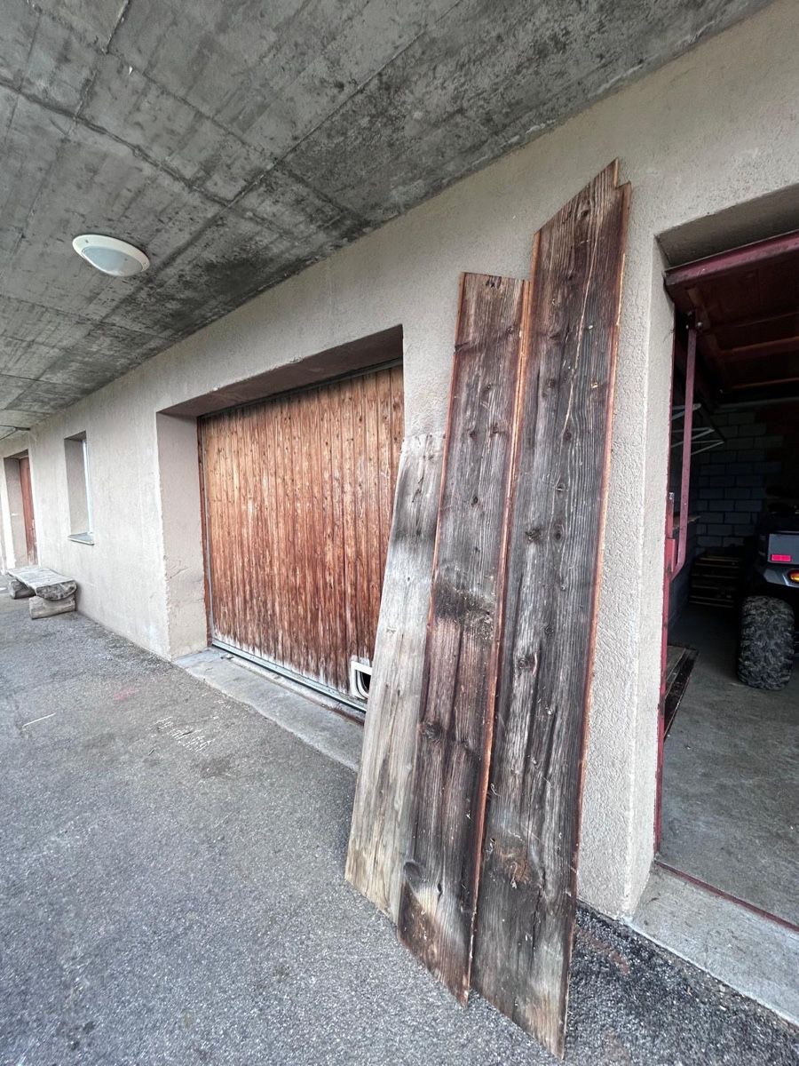 Articoli in legno: Altholz Bretter – Usato da Unterwasser venduto da SIMINIEDI16