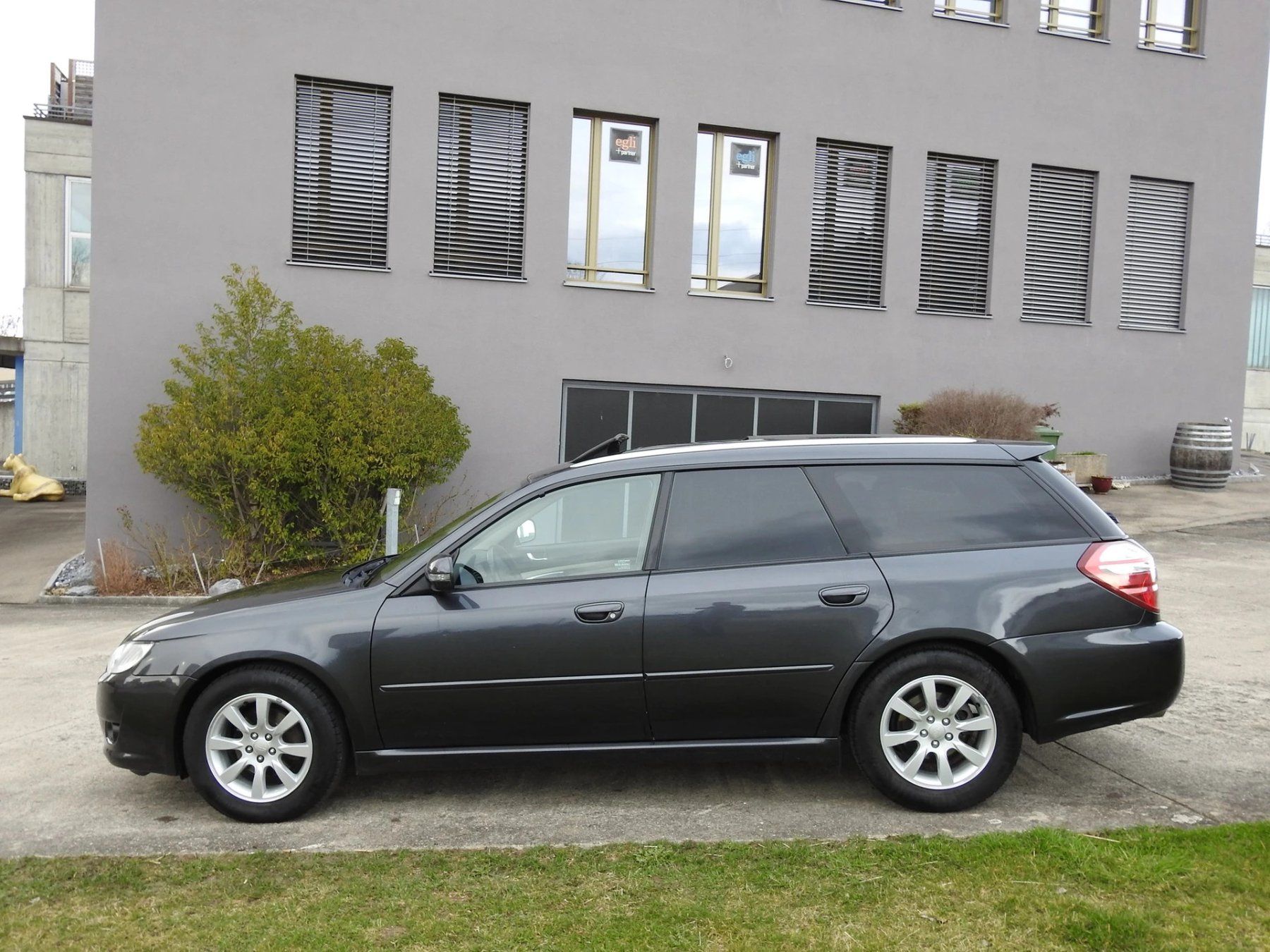 Subaru Autos: Subaru Legacy 2.5i AWD – D'occasion à Spreitenbach par inf_5p6g 1