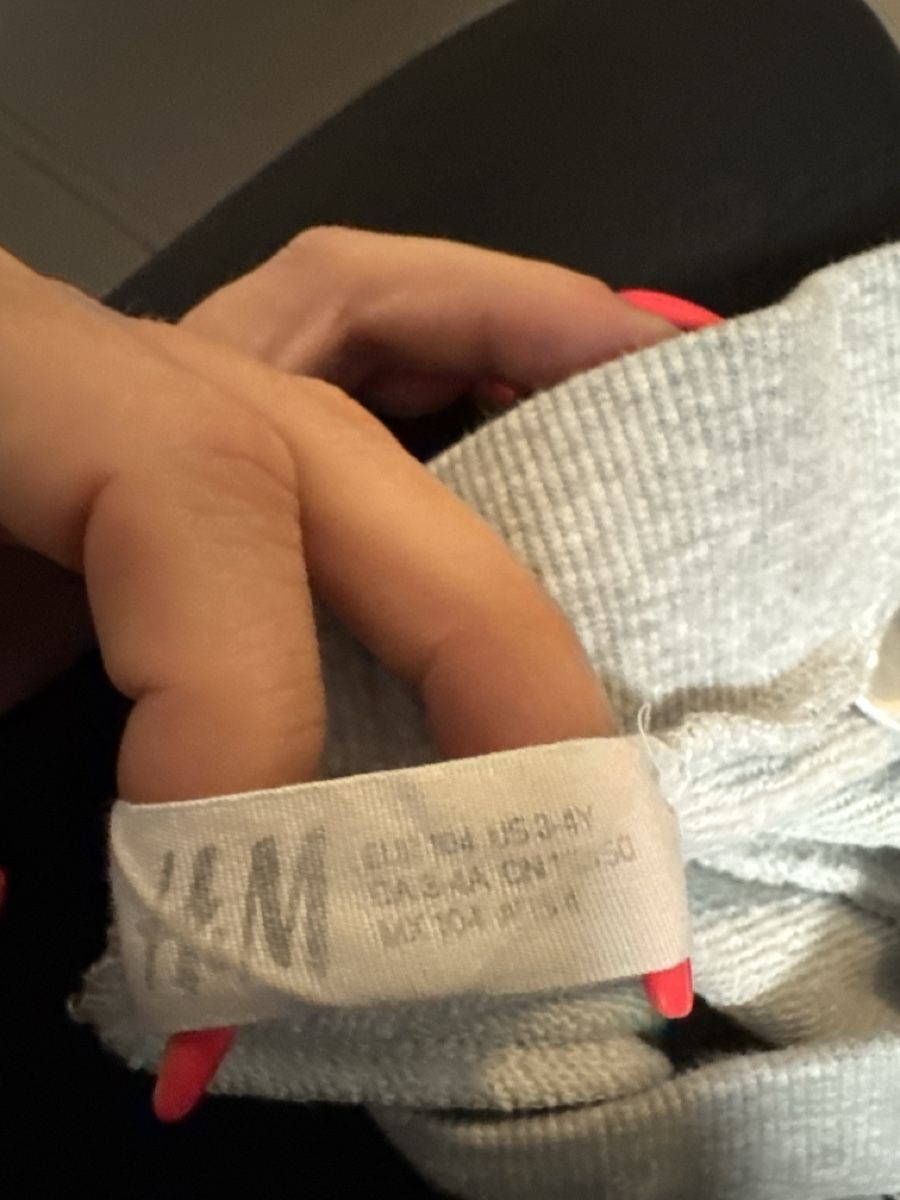 H&M Hosen: H&M Hose grau Blumenmuster Grösse 104 – Defekt aus Zürich von Belisimo 1