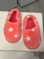 Pantoufle chaude et fourrée taille 28 neuf
