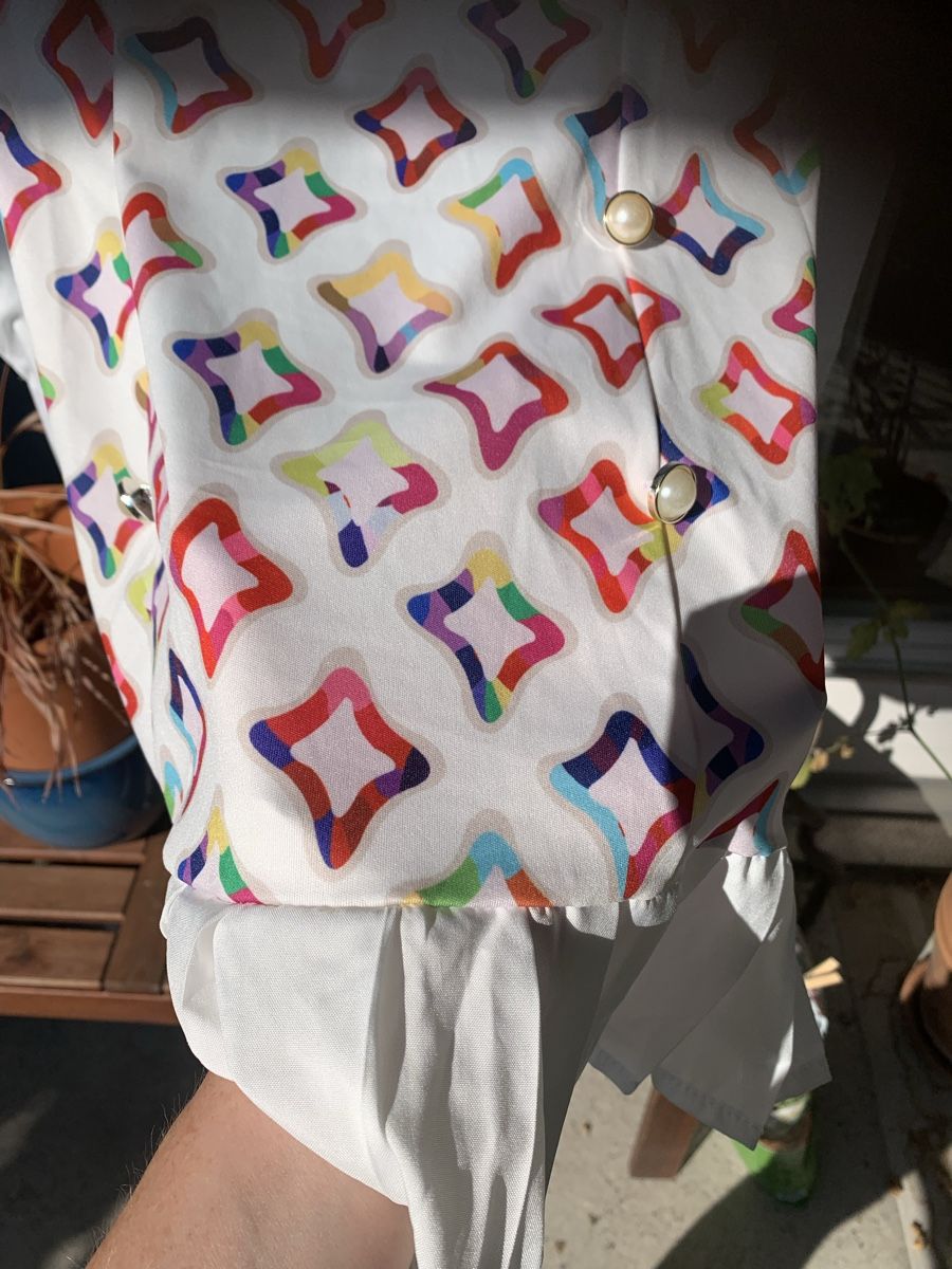 Costumi: Buntes Kostüm Hemd – Nuovo (secondo la descrizione) da Uster venduto da Flummi