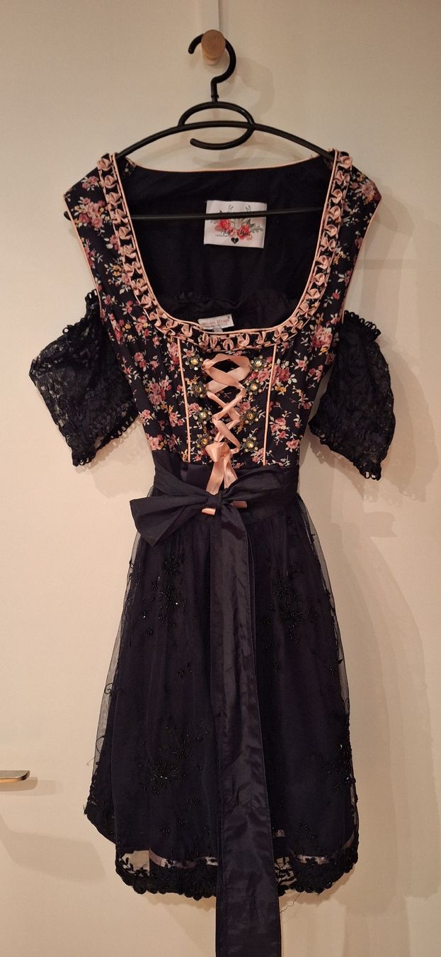 Vestiti: Dirndl schwarz geblümt Grösse L – Usato da Rüti ZH venduto da JeTre
