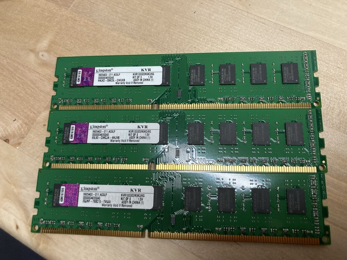Kingston Memoria / RAM: 3x Kingston RAM 8GB – Usato da Wichtrach venduto da Queensparkunite
