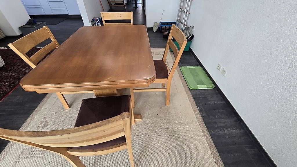 Set di tavolo e panche: Tisch mit 4 Stühlen – Usato da Bürglen TG venduto da urs_tf5d 1