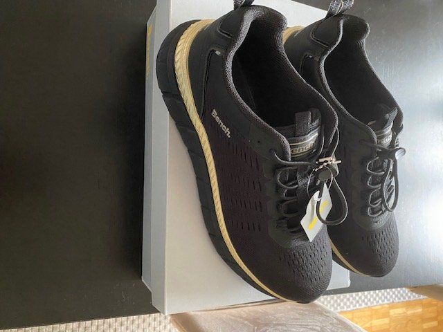 Bench Damenschuhe: Bench Sneaker, Grösse 39, Neu mit Etikett! – Neu und originalverpackt aus Gossau Sg von olles 3