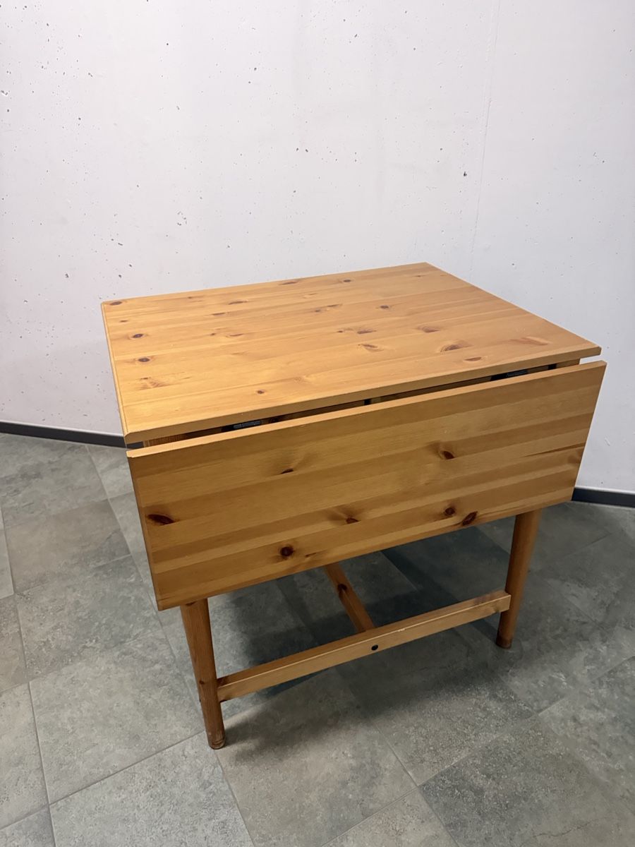 Tavoli: Table en bois  – Usato da Vevey venduto da Matx 1
