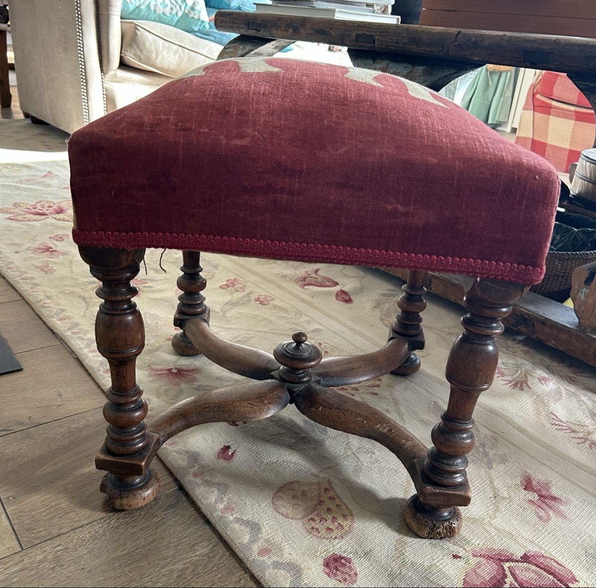 Hocker: Vintage “Elephant” Stool / Hocker – Gebraucht aus Küsnacht ZH von saluki12 1