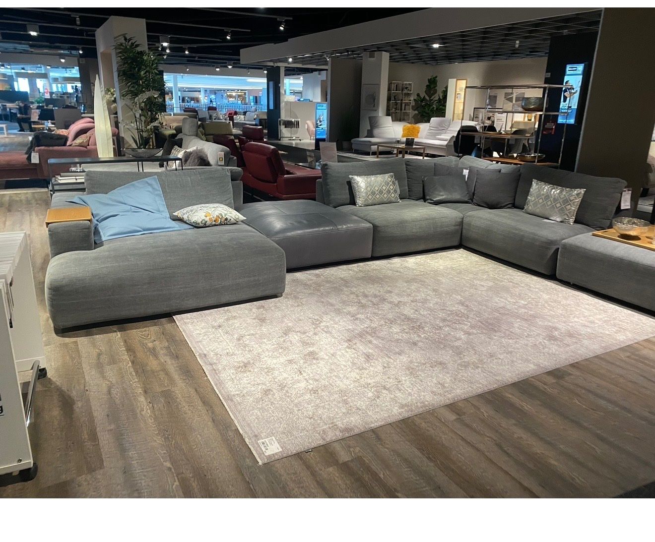 Hocker: Sitzhocker / Pouffe aus Leder grau – Gebraucht aus Horgen von NaiomiSD 4