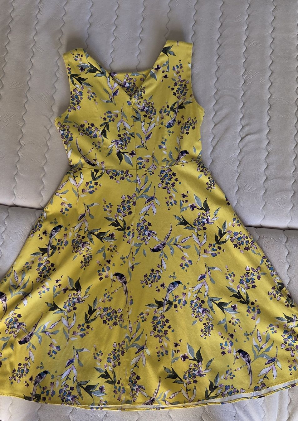 C&A Vestiti: Farbenfrohes Damenkleid – Usato da Zürich venduto da hei_6yvn 1