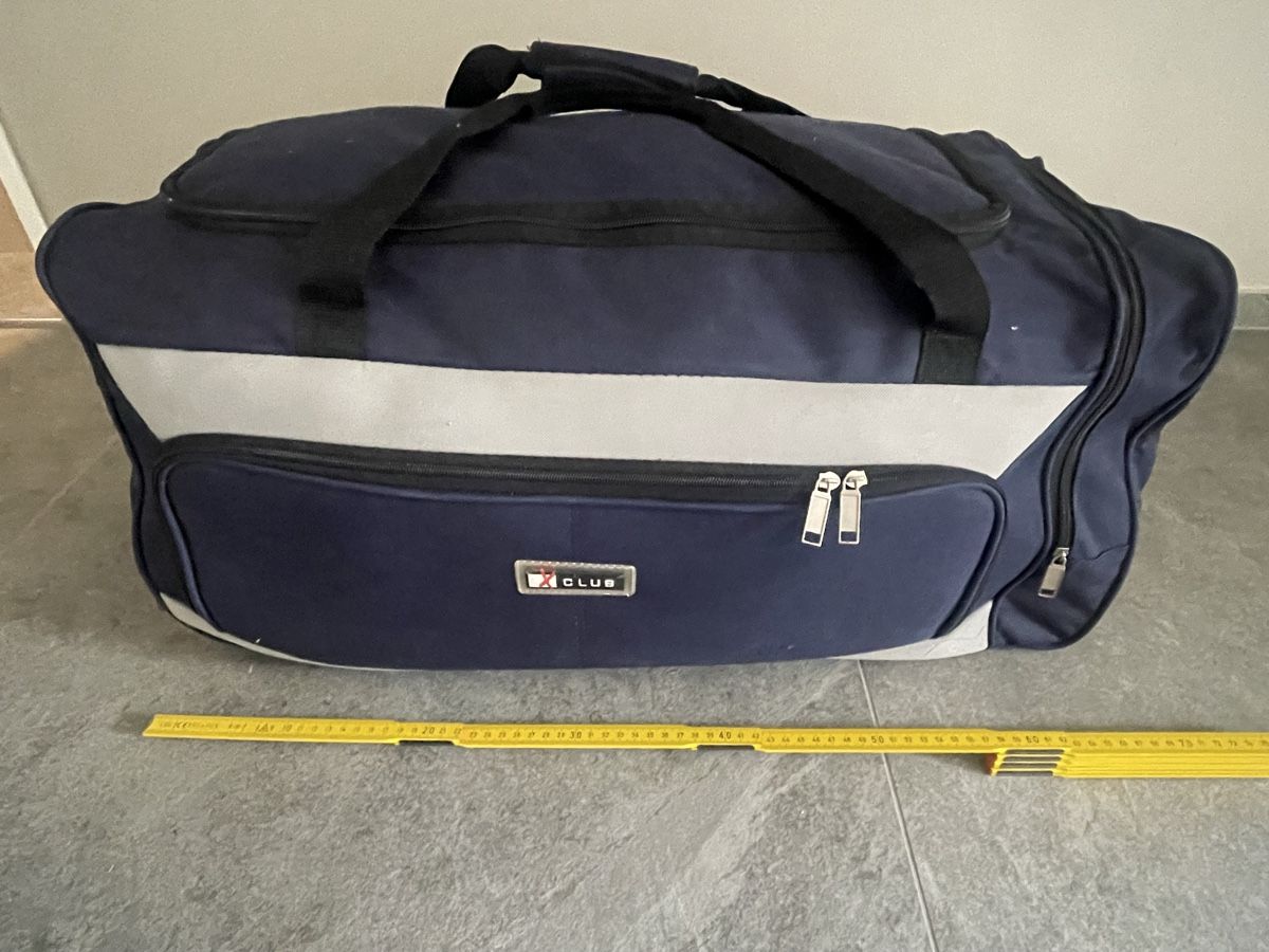 Borse: Grosse Reisetasche mit Rollen, dunkelblau – Usato da Opfikon venduto da janineschlosser 5
