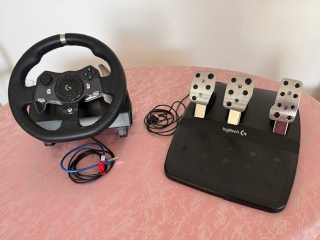 Logitech Manettes: Logitech G920 Driving Force Racing Wheel – D'occasion à Lostorf par Nick1258