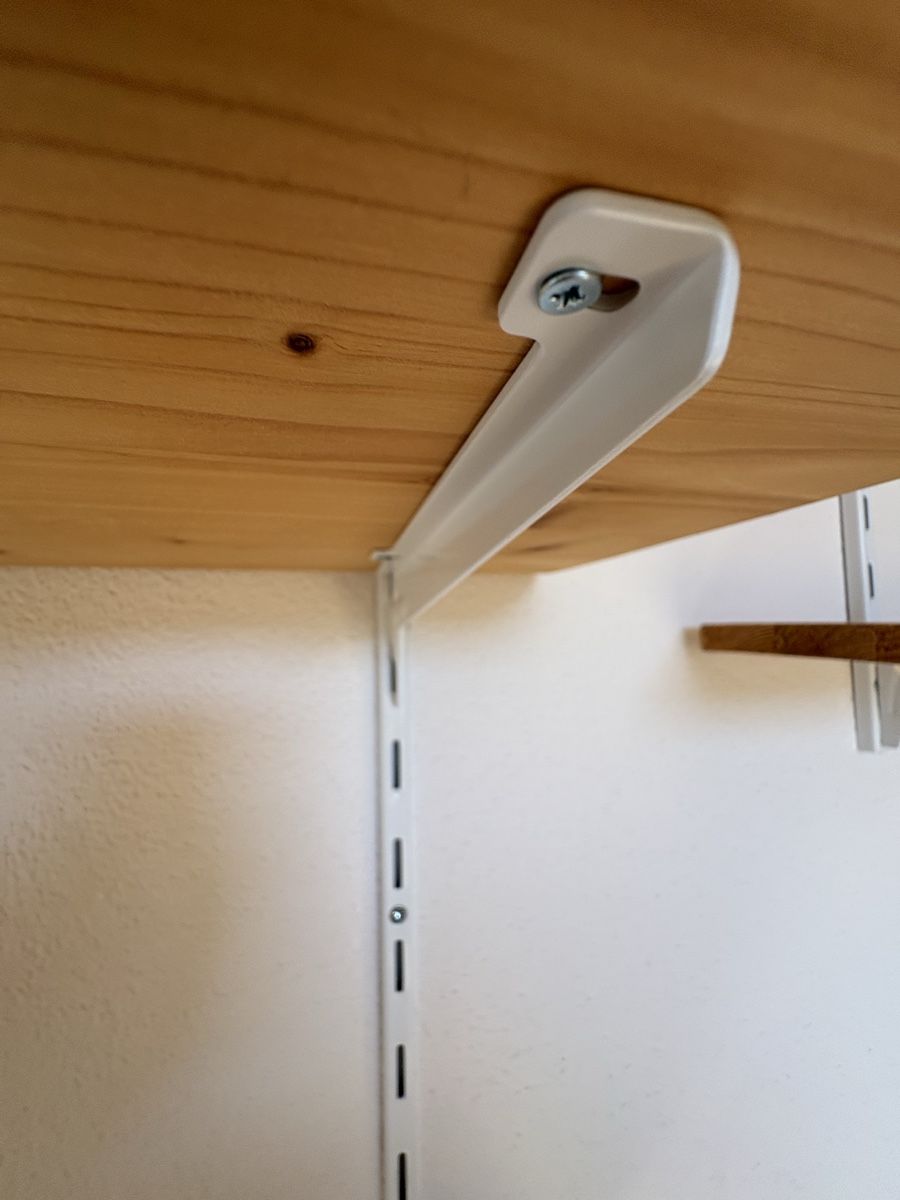 Scaffali: Wandsystem Holzregal Bücherregal – Usato da Dietikon venduto da YviG 1