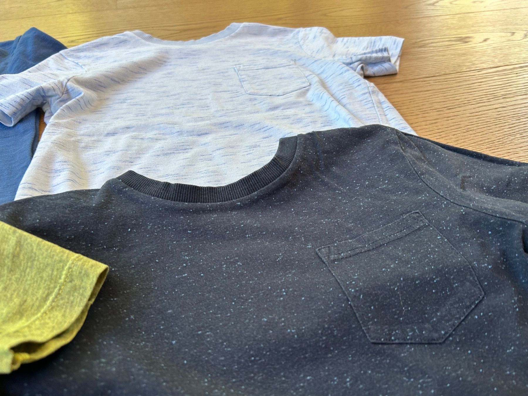 Camicie, T-shirt & Polo: T- Shirts Gr. 122/128 – Usato da Rothrist venduto da szc_9dg5 7