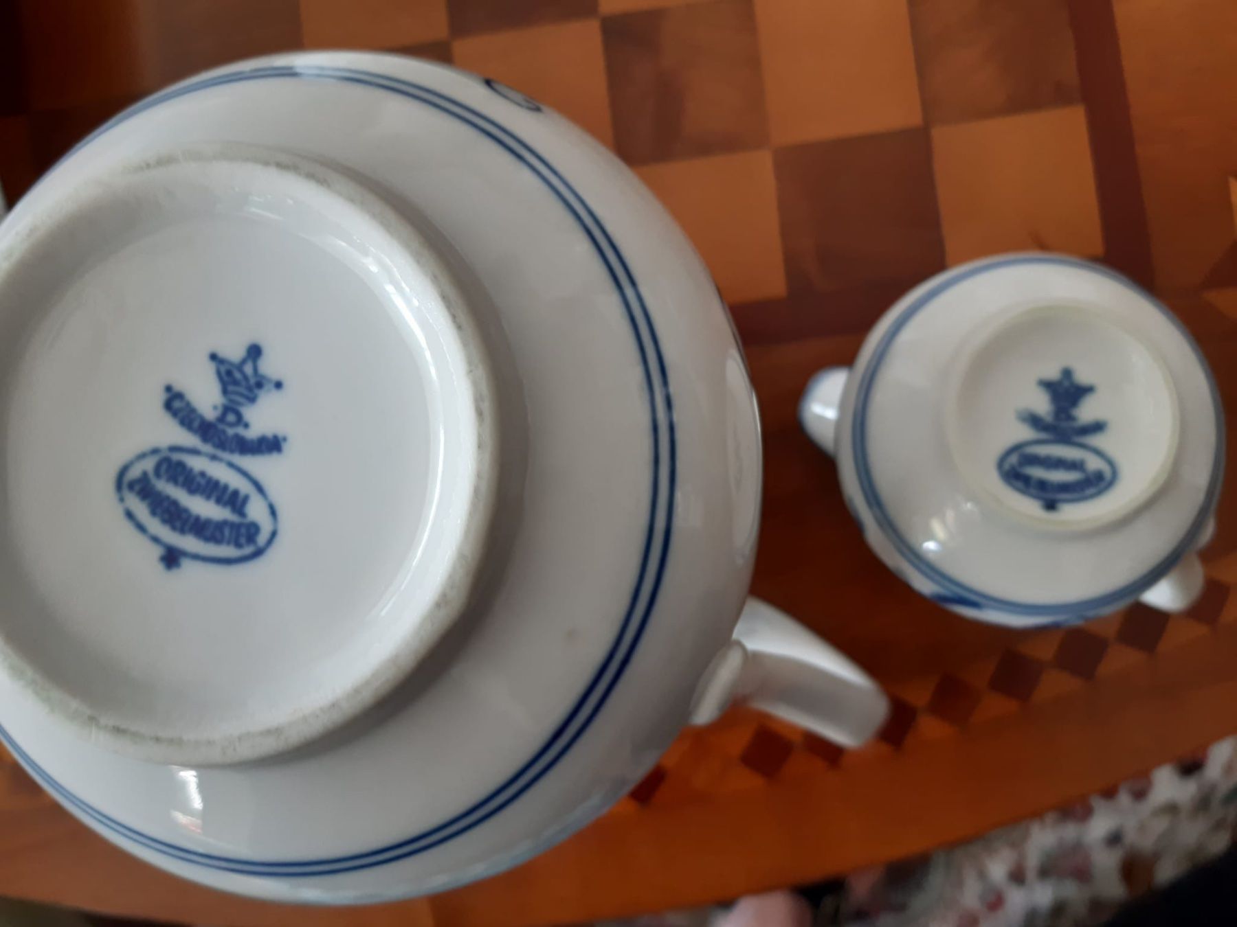 Set di piatti: 2 Porzellankrüge – Usato da Luzern venduto da Sontru 7