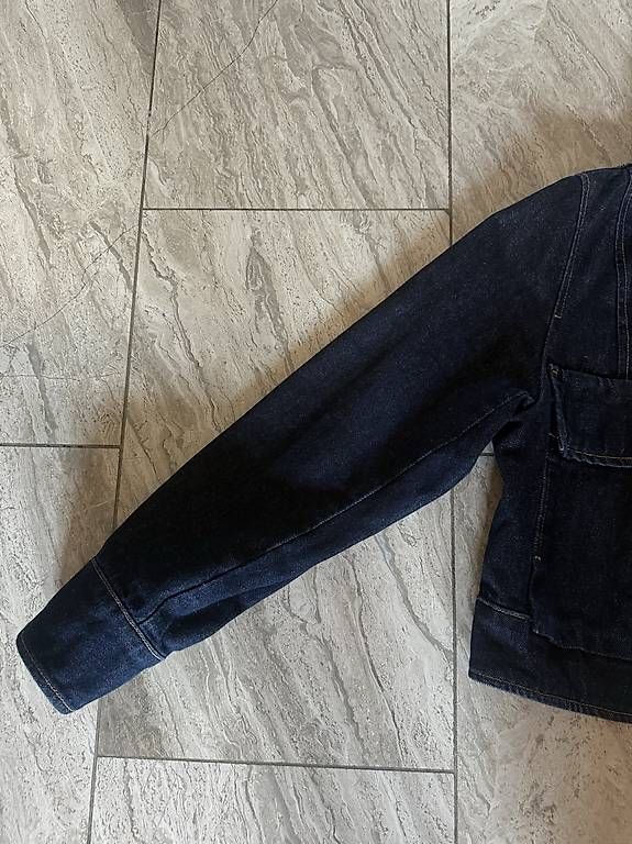 Giacche: COS Dark Denim Jacket 38 – Usato da Zürich venduto da Aes_1290 3